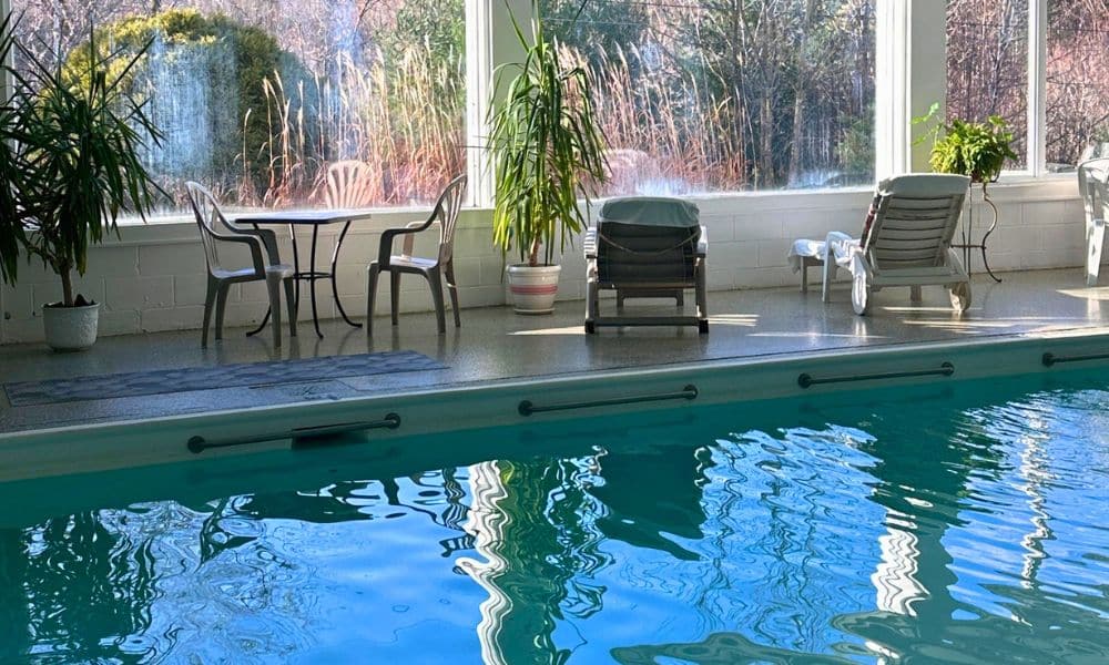 Retraite en Nature en Estrie avec Surya piscine